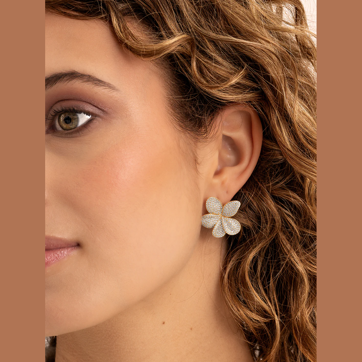 Sparkling Jewels Oorbellen | Flora Push Back Sparkling Jewels Oorbellen Gold - CZ EAG38 - PansiteNederland.nl