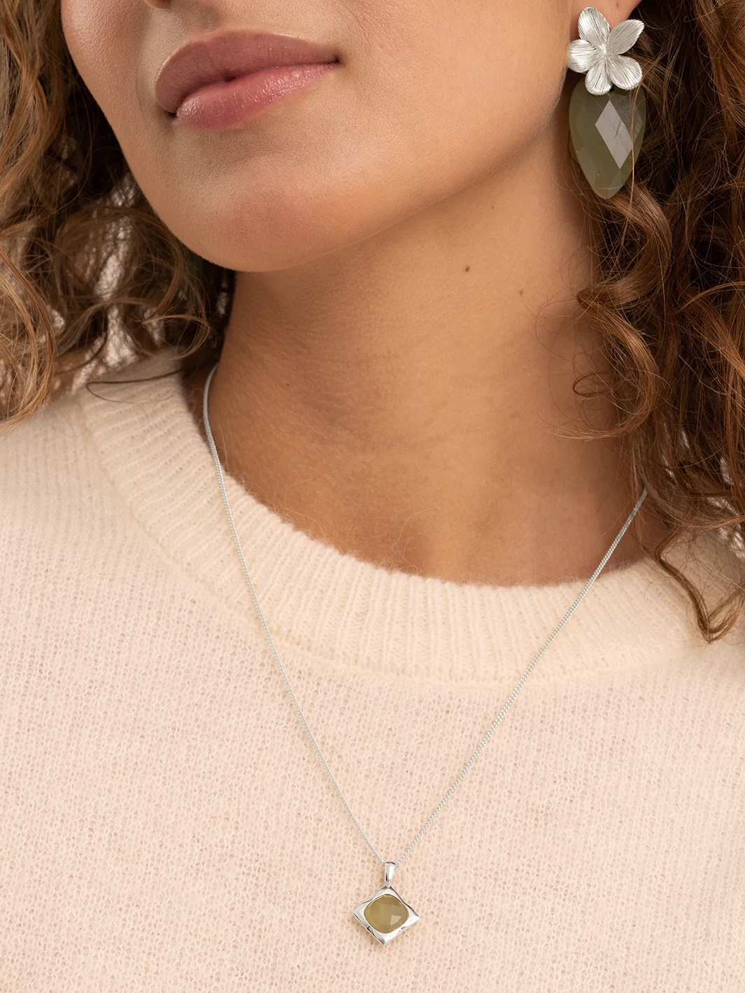 Sparkling Jewels Hanger | Lime Jade Cushion Cut Amulet - Silver SP32-G64 - PansiteNederland.nl