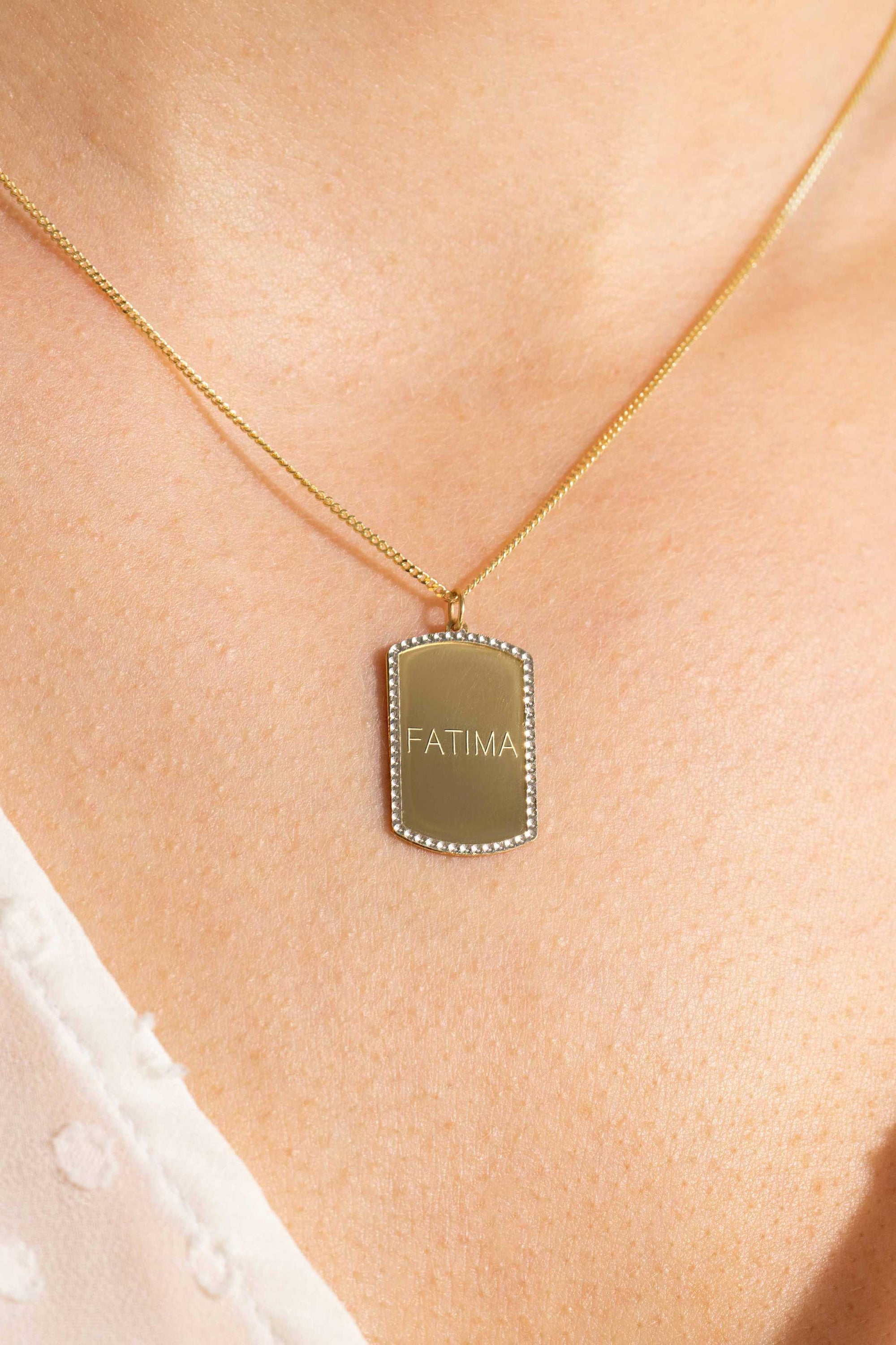 Zinzi Gold 14 krt gouden graveerplaat in rechthoeksvorm van 20 x 13mm en met chique witgouden parelrand ZGH365-20 (zonder collier) - PansiteNederland.nl