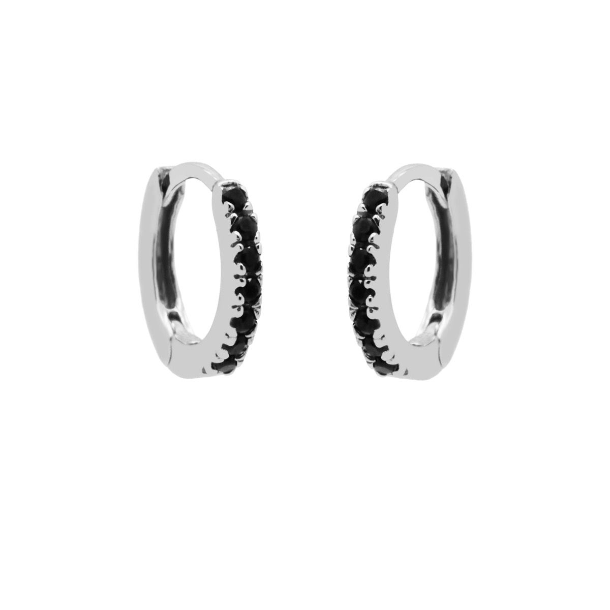 Karma Plain Hinged Hoops Round Black Zirconia Silver - M2605S_B, exclusief en kwalitatief hoogwaardig. Ontdek nu!