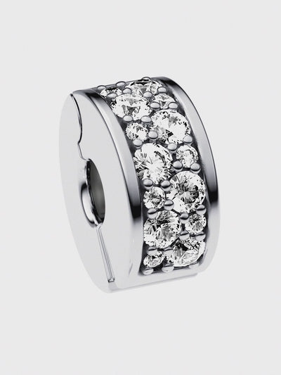 Video: model draagt de Pandora Clear Pavé Clip Bedel zilver