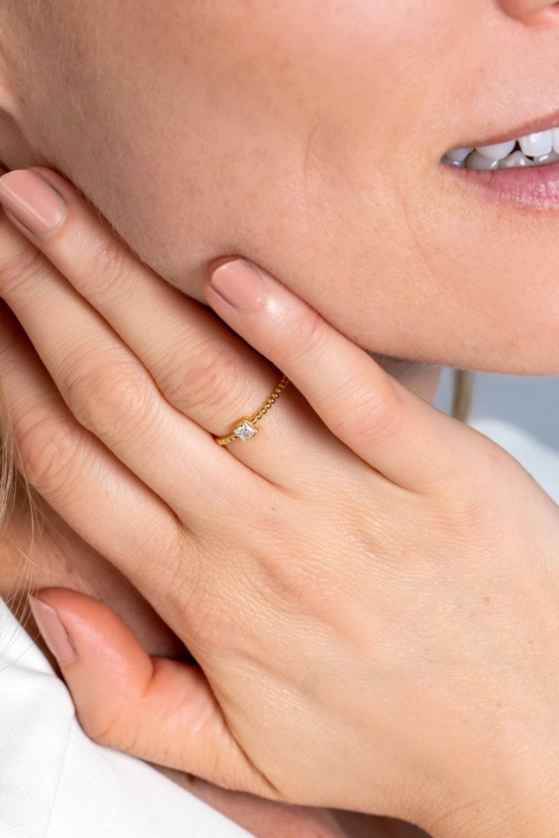 ZINZI Gold 14 krt gouden ring met bolletjes scheen en bezet met een ronde witte zirkonia in vierkante zetting van 3,5mm ZGR310 - PansiteNederland.nl