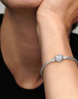 Pandora Moments Sprankelende Snake Chain Armband met Hartsluiting 590727CZ, exclusief en kwalitatief hoogwaardig. Ontdek nu!