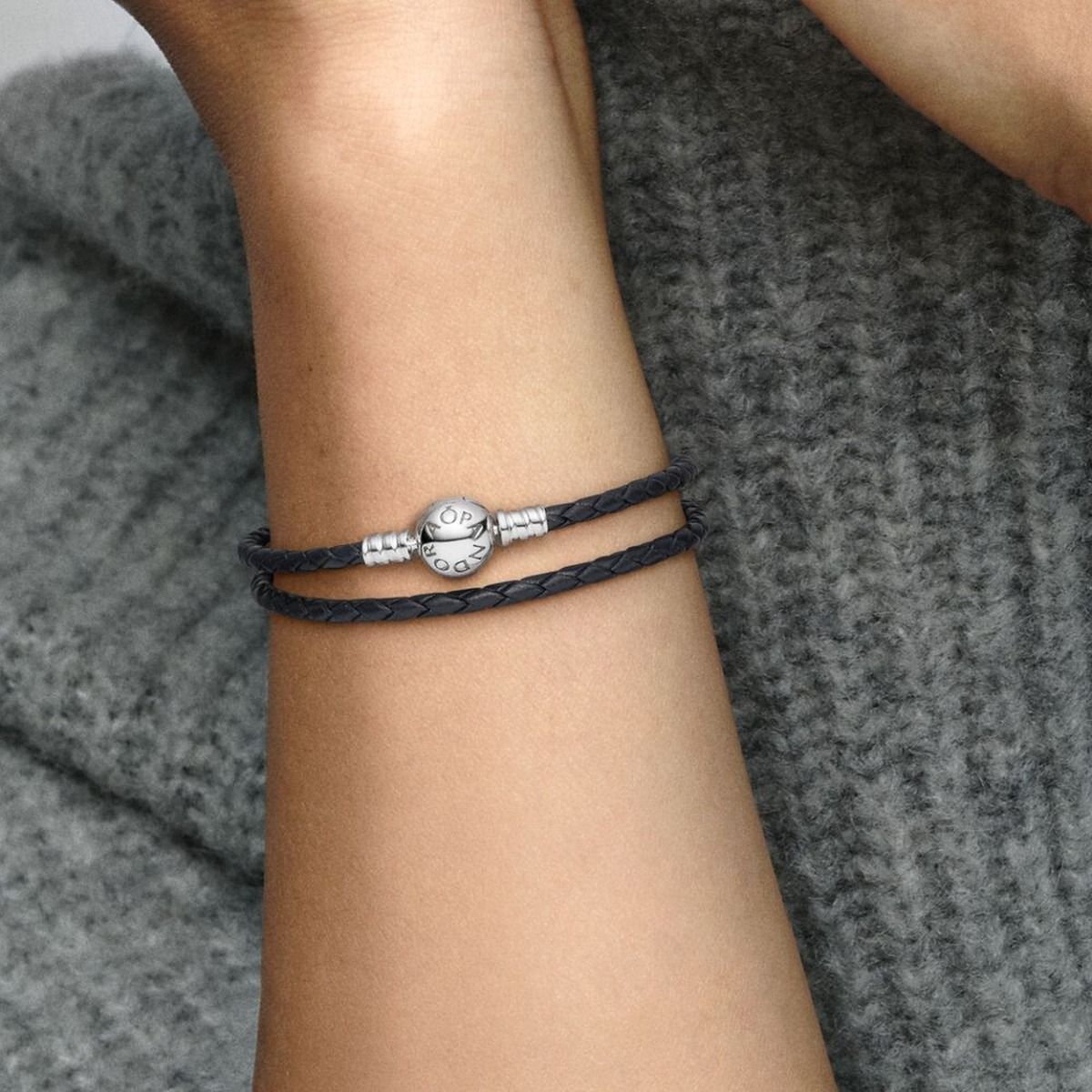 Pandora Moments Zwart leren armband 590745CBK, exclusief en kwalitatief hoogwaardig. Ontdek nu!