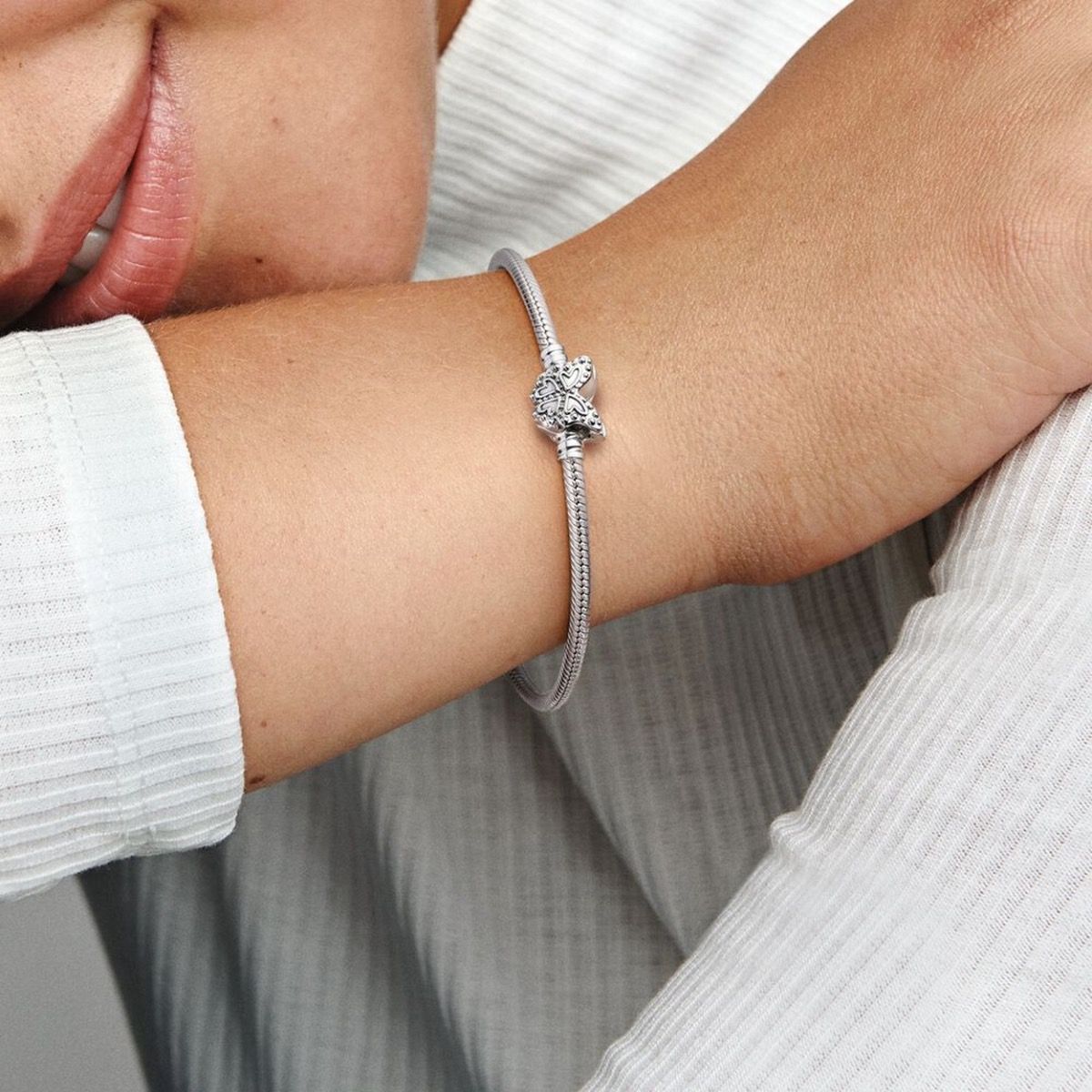 Pandora Moments Snake Chain Armband met Vlindersluiting 590782C01, exclusief en kwalitatief hoogwaardig. Ontdek nu!