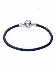 Pandora Moments blauwe gevlochten lederen armband met ronde sluiting 592790C01, exclusief en kwalitatief hoogwaardig. Ontdek nu!