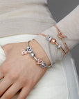 Pandora Sprankelende Vrije Hand Hart Bedel 788692C01, exclusief en kwalitatief hoogwaardig. Ontdek nu!