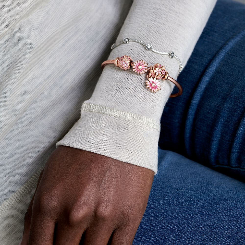 Pandora Roze Madeliefje Hangende Bedel 788771C01, exclusief en kwalitatief hoogwaardig. Ontdek nu!
