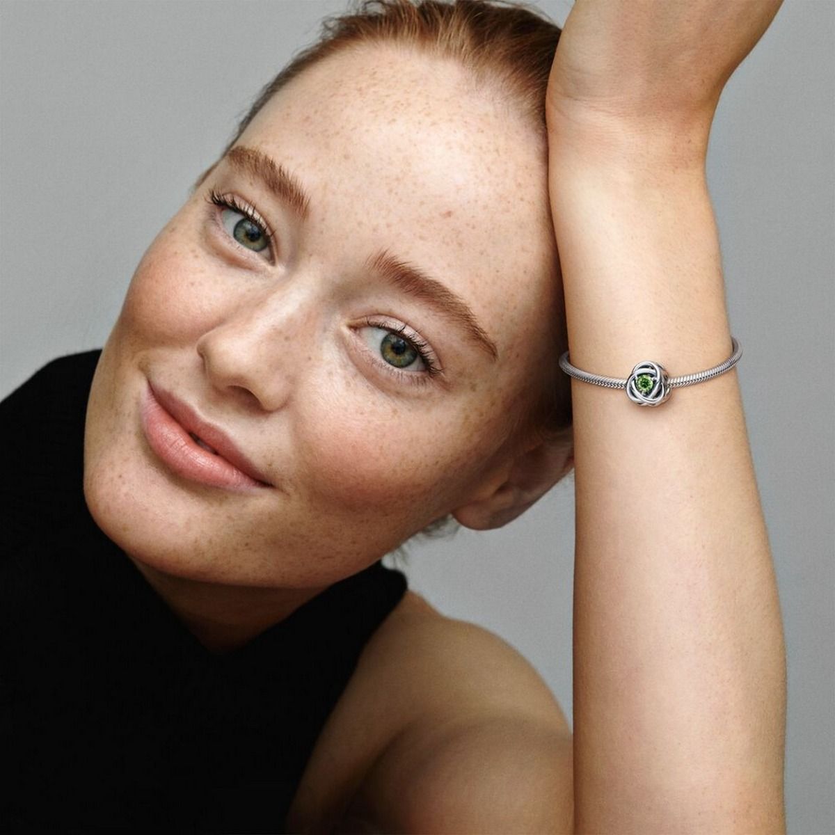 Pandora Augustus Geboortesteen Lentegroene Oneindige Cirkel Bedel 790065C03, exclusief en kwalitatief hoogwaardig. Ontdek nu!