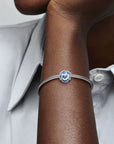 Pandora Blauw Viooltje Bedel 790777C02, exclusief en kwalitatief hoogwaardig. Ontdek nu!
