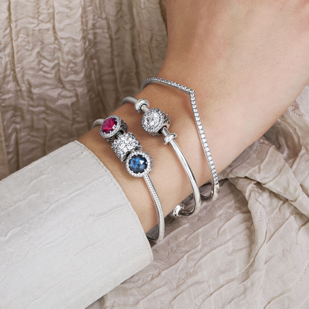 Pandora Sparkling Dark Blue Bedel 791725NMB, exclusief en kwalitatief hoogwaardig. Ontdek nu!