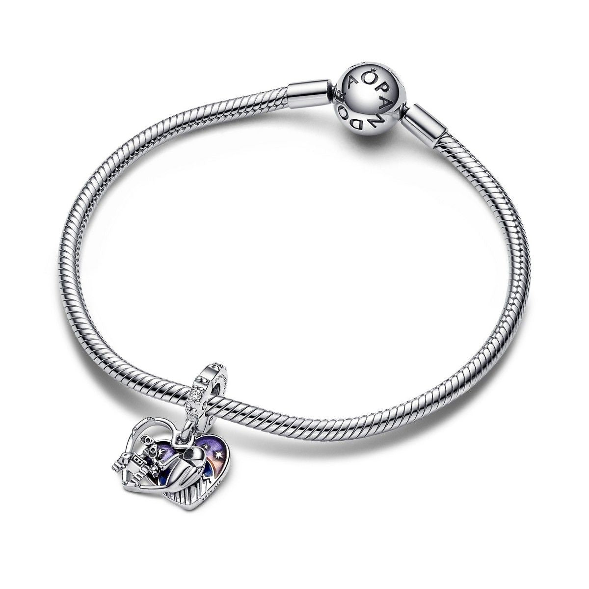 Pandora Disney Pixar Wall-E &amp; Eve Glow-in-the-dark Dangle Charm 792518C01, exclusief en kwalitatief hoogwaardig. Ontdek nu!