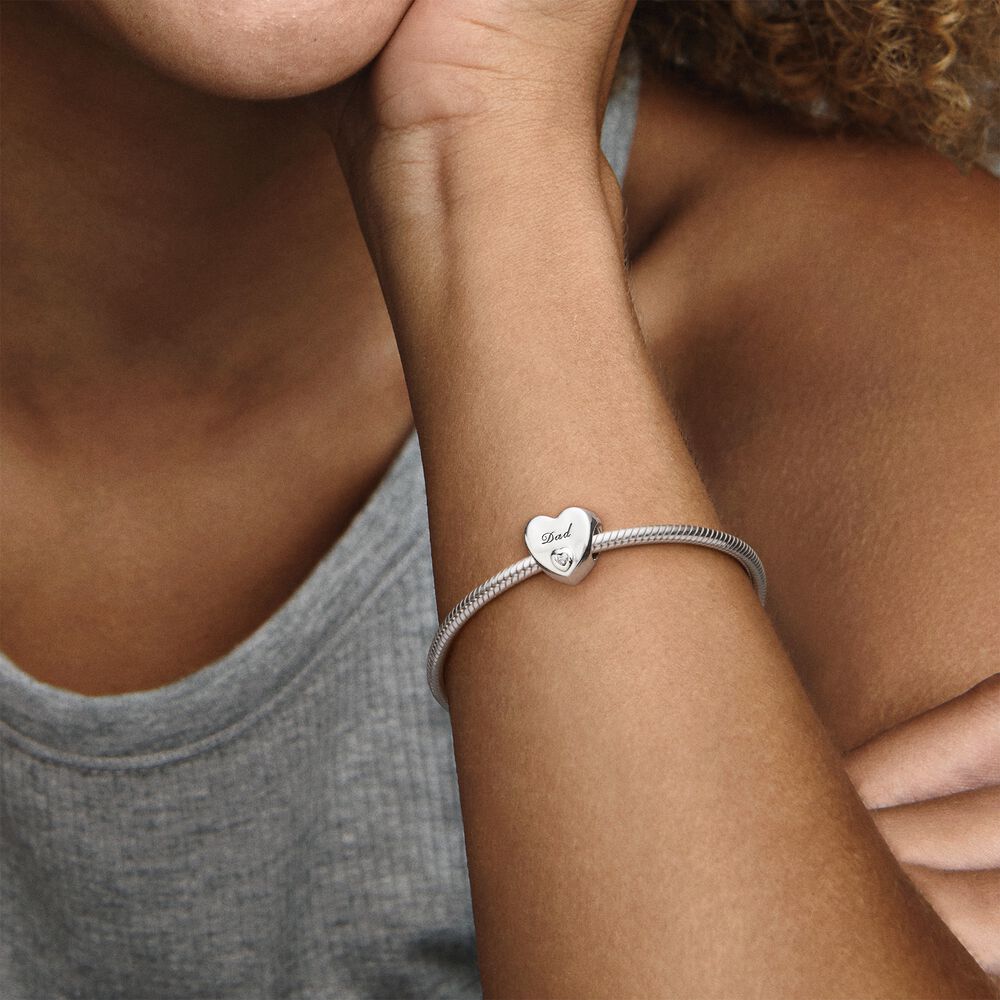 Pandora Dad Heart Bedel 796458CZ, exclusief en kwalitatief hoogwaardig. Ontdek nu!