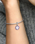 Pandora Purple Daisy Dangle Charm 798771C01, exclusief en kwalitatief hoogwaardig. Ontdek nu!