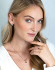 Zinzi zilveren luxe oorringen cross-over bicolor met witte zirkonia's 16x6mm ZIO2240, exclusief en kwalitatief hoogwaardig. Ontdek nu!