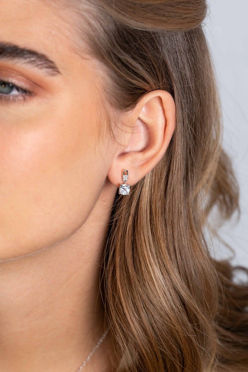 Zinzi zilveren oorstekers met vierkante witte zirkonia en pavé zettingen 15mm ZIO2268, exclusief en kwalitatief hoogwaardig. Ontdek nu!