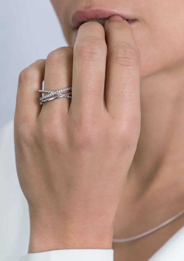 Zinzi zilveren luxe cross-over ring bolletjes glad witte zirkonia&#39;s ZIR2141, exclusief en kwalitatief hoogwaardig. Ontdek nu!