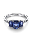 Pandora Blue Rectangular Three Stone Sparkling Ring 192389C01, exclusief en kwalitatief hoogwaardig. Ontdek nu!