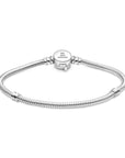 Pandora Moments Snake Chain Armband met Marvel The Avengers Logo Sluiting 590784C00, exclusief en kwalitatief hoogwaardig. Ontdek nu!