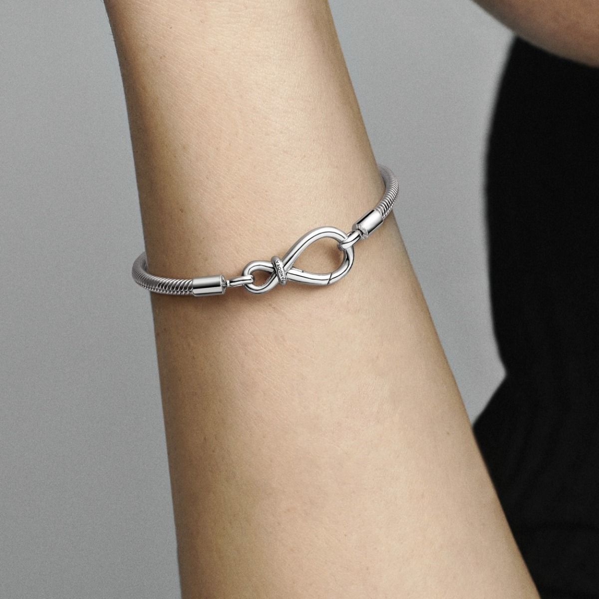 Pandora Moments Infinity Knot Snake Chain Bracelet 590792C00, exclusief en kwalitatief hoogwaardig. Ontdek nu!