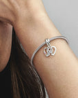 Pandora Puzzle Piece Hearts Splittable Friendship Hangende Bedel 792239C01, exclusief en kwalitatief hoogwaardig. Ontdek nu!