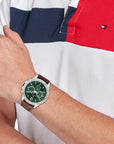 Tommy Hilfiger TH1792064 Horloge Heren Bruin 46mm, exclusief en kwalitatief hoogwaardig. Ontdek nu!