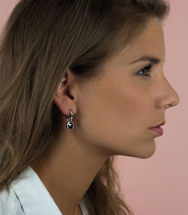 Zinzi zilveren oorbedels zwart ZICH190Z, exclusief en kwalitatief hoogwaardig. Ontdek nu!