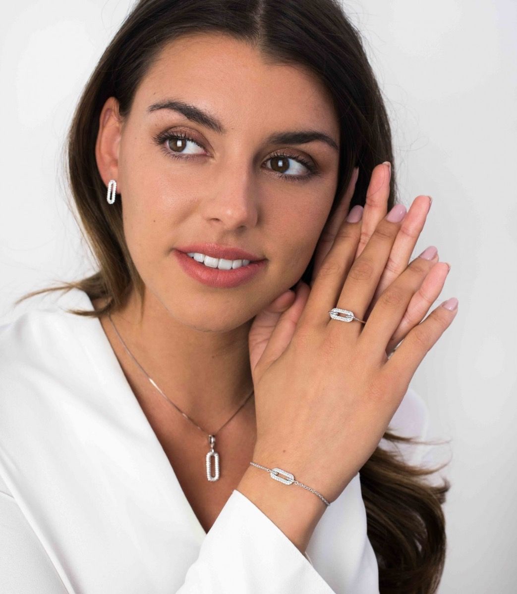 Zinzi zilveren luxe hanger ovaal wit 32mm ZIH1894, exclusief en kwalitatief hoogwaardig. Ontdek nu!
