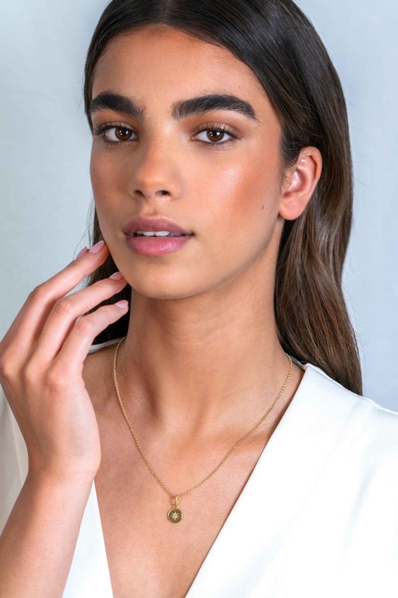 Zinzi gold plated zilveren hanger zon-motief witte zirkonia rond 10mm ZIH1994G, exclusief en kwalitatief hoogwaardig. Ontdek nu!