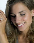 Zinzi zilveren oorknoppen infinity wit ZIO1065Z, exclusief en kwalitatief hoogwaardig. Ontdek nu!